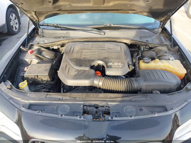 Chrysler 300C 2016 2C3CCAEG3GH324800 Image 10