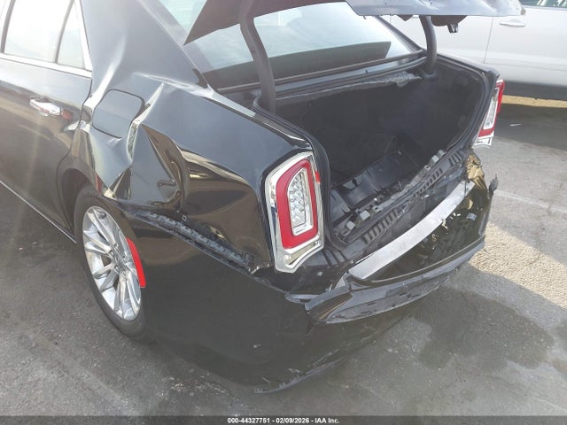 Chrysler 300C 2016 2C3CCAEG3GH324800 Image 17