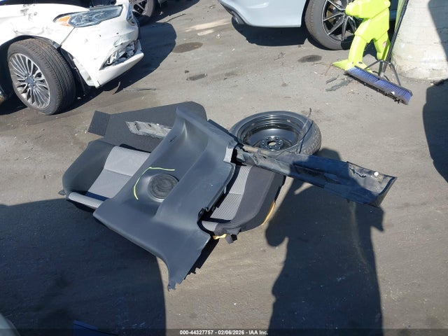 Scion TC 2015 JTKJF5C77F3095875 Image 12