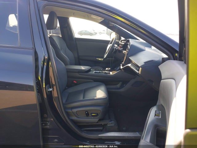 2023 LEXUS RZ 450E JTJAAAAB5PA019927 Photo 4