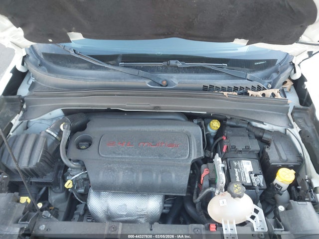 44327830 :رقم المزاد ، ZACCJBCT4GPC94518 vin ، 2016 Jeep Renegade Trailhawk مزاد بيع