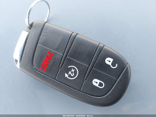 44327830 :رقم المزاد ، ZACCJBCT4GPC94518 vin ، 2016 Jeep Renegade Trailhawk مزاد بيع