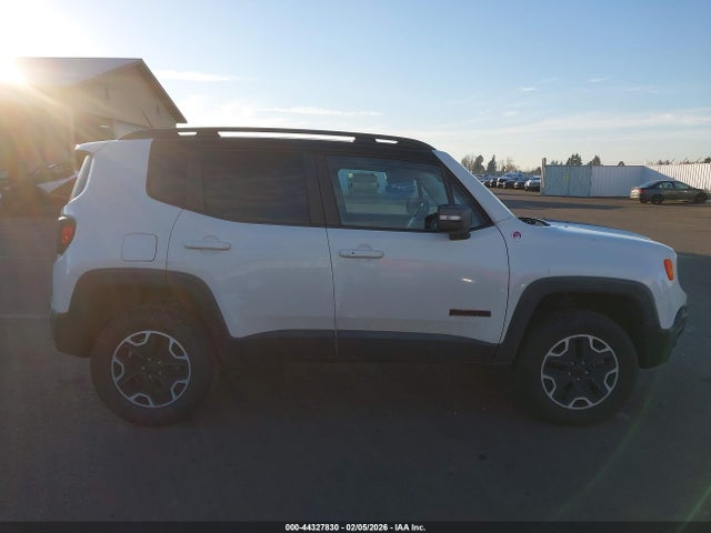 44327830 :رقم المزاد ، ZACCJBCT4GPC94518 vin ، 2016 Jeep Renegade Trailhawk مزاد بيع