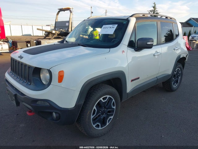 44327830 :رقم المزاد ، ZACCJBCT4GPC94518 vin ، 2016 Jeep Renegade Trailhawk مزاد بيع