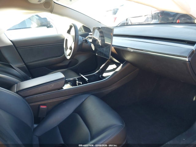 2020 TESLA MODEL 3 5YJ3E1EC6LF640985 Photo 4