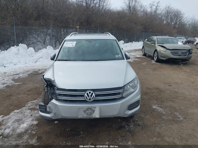 WVGSV7AX2HK018719 Volkswagen Tiguan 2.0t Wolfsburg Edition