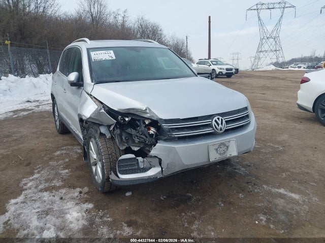 WVGSV7AX2HK018719 Volkswagen Tiguan 2.0t Wolfsburg Edition