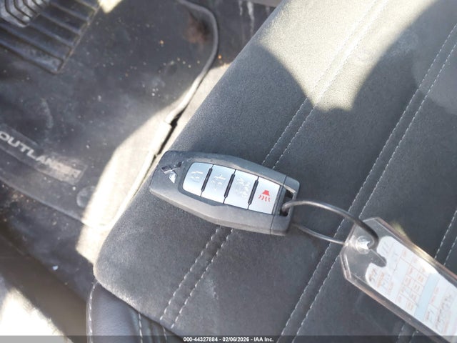 2025 MITSUBISHI OUTLANDER JA4J4VA88SZ011962 Photo 10