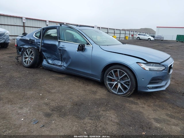 2017 VOLVO S90 YV1A22MK9H1015201