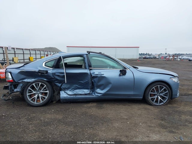 YV1A22MK9H1015201 Volvo S90 T6 Momentum