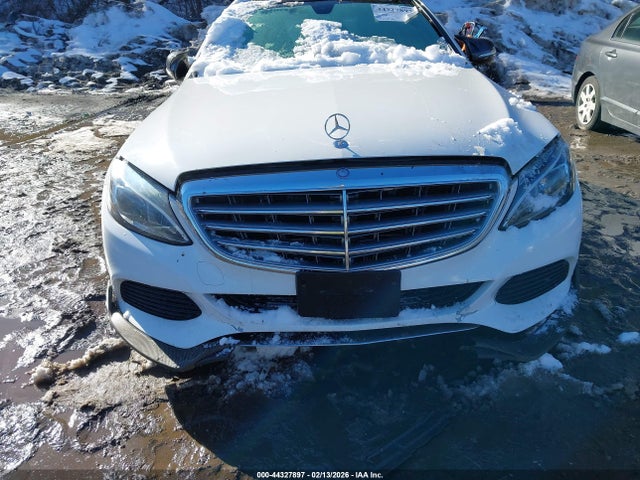 44327897 :رقم المزاد ، 55SWF4KB8FU008919 vin ، 2015 Mercedes-benz C 300 Luxury 4matic مزاد بيع