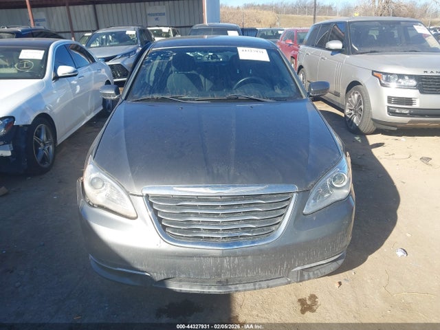 Продажа на аукционе авто 2012 Chrysler 200 Touring, vin: 1C3CCBBB6CN299861, номер лота: 44327931