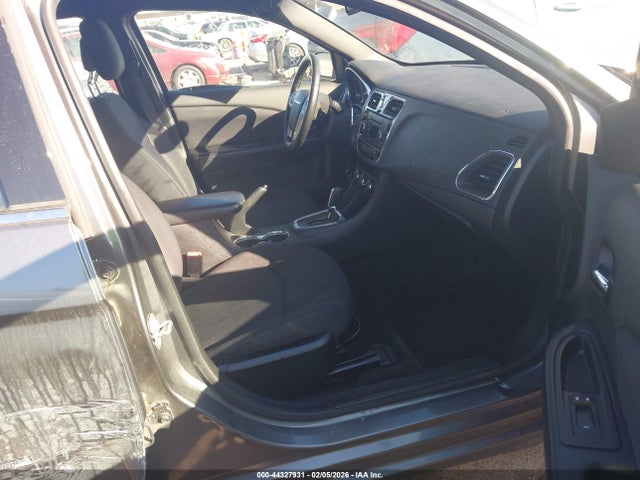 Продажа на аукционе авто 2012 Chrysler 200 Touring, vin: 1C3CCBBB6CN299861, номер лота: 44327931