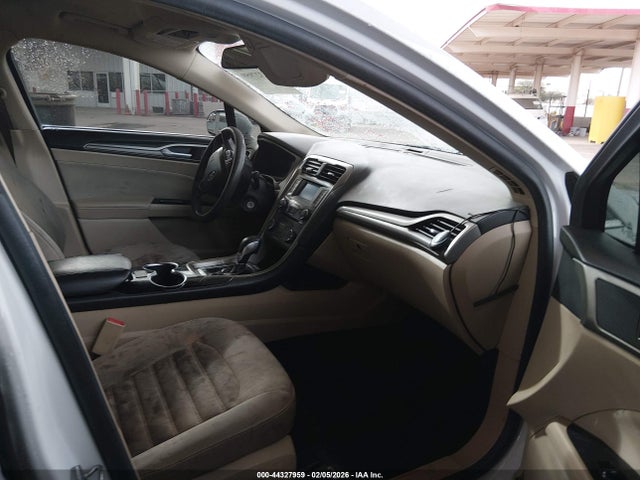 3FA6P0H75FR131169 Ford FUSION SE