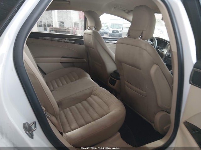 3FA6P0H75FR131169 Ford FUSION SE