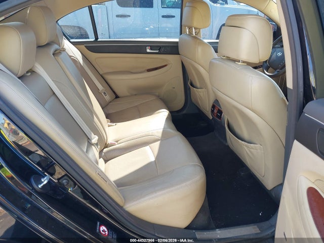 Продажа на аукционе авто 2013 Hyundai Genesis 3.8, vin: KMHGC4DD5DU247700, номер лота: 44327966