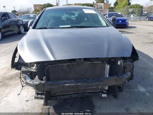 5NPE24AFXJH702972 Hyundai SONATA SE