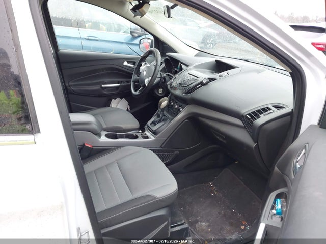 1FMCU9G92GUA22459 Ford ESCAPE SE