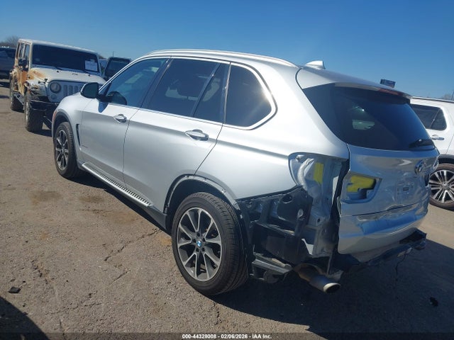 2017 BMW X5 5UXKR0C55H0U55040 Photo 2