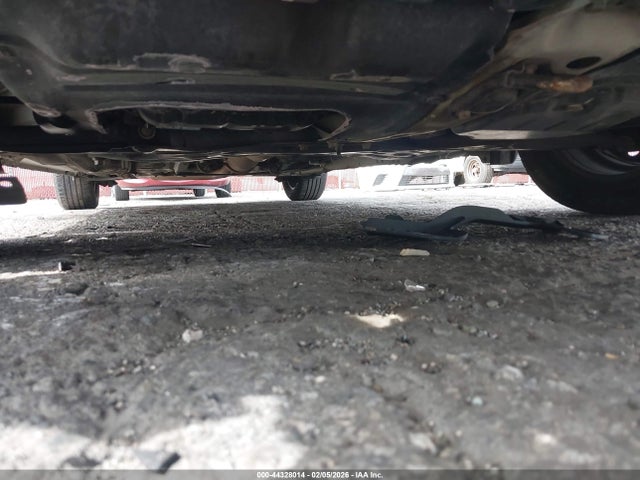 2T1BURHE0GC643949 Toyota COROLLA LE