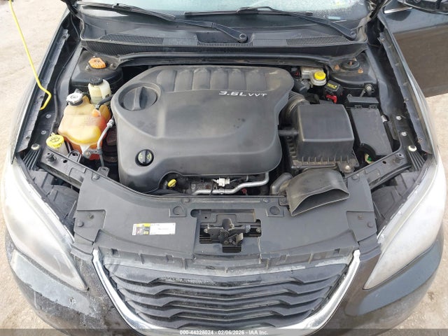 Chrysler 200 Touring 2014 1C3CCBBG9EN158474 Image 10