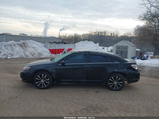 Chrysler 200 Touring 2014 1C3CCBBG9EN158474 Image 14