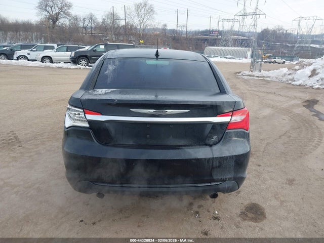Chrysler 200 Touring 2014 1C3CCBBG9EN158474 Image 16