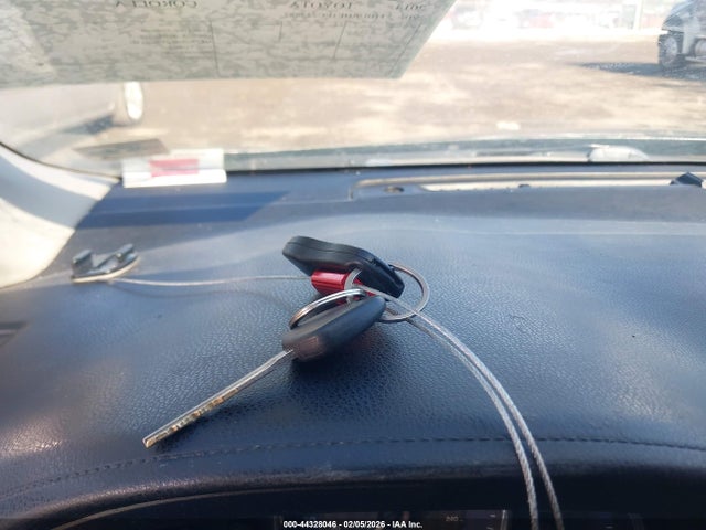 2T1BURHE1EC225882 Toyota COROLLA LE