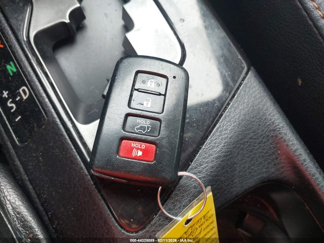 JTMNFREVXGJ061308 Toyota RAV4 SE