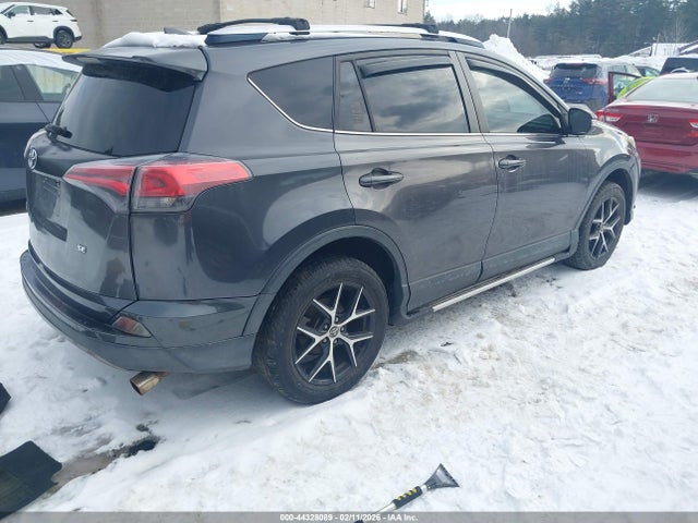 JTMNFREVXGJ061308 Toyota RAV4 SE