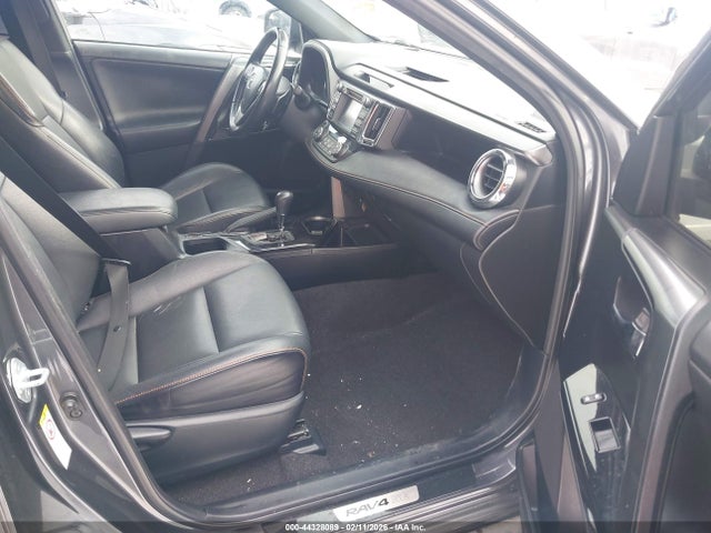 JTMNFREVXGJ061308 Toyota RAV4 SE