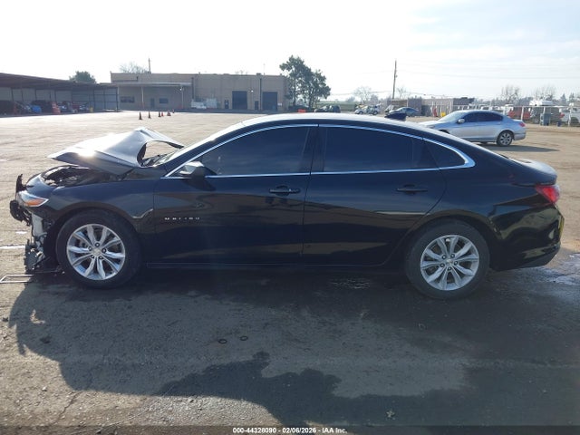 1G1ZD5ST4LF122807 Chevrolet Malibu Fwd Lt