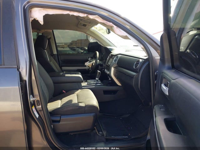 5TFEY5F12JX234919 Toyota Tundra Sr5 5.7l V8