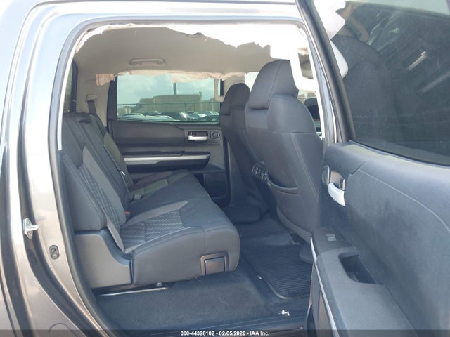 5TFEY5F12JX234919 Toyota Tundra Sr5 5.7l V8