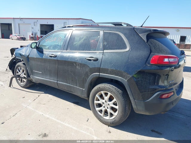 2016 JEEP CHEROKEE 1C4PJMAB7GW214140 Photo 2