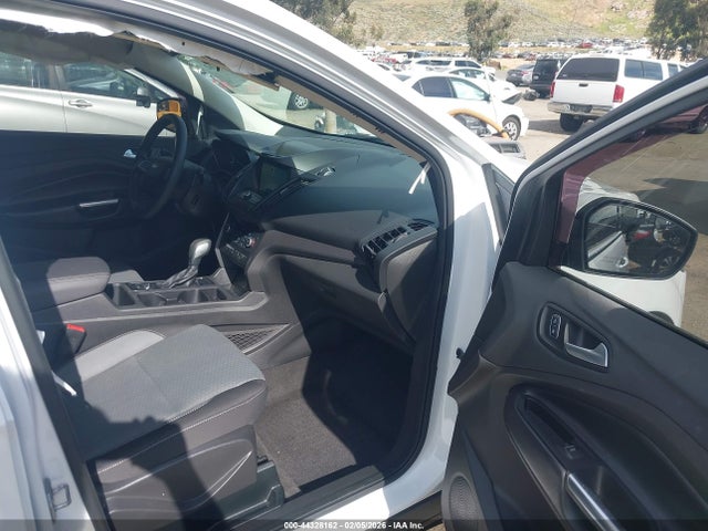 1FMCU0GD2KUA55048 Ford ESCAPE SE