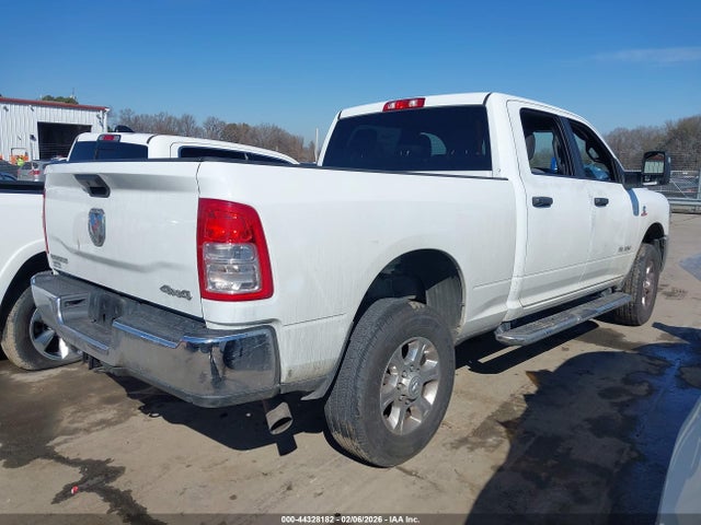 44328182 :رقم المزاد ، 3C6UR5DLXRG106027 vin ، 2024 Ram 2500 مزاد بيع