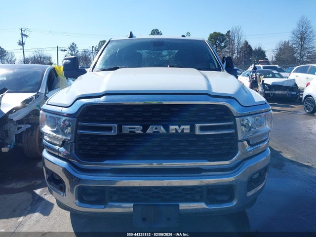44328182 :رقم المزاد ، 3C6UR5DLXRG106027 vin ، 2024 Ram 2500 مزاد بيع