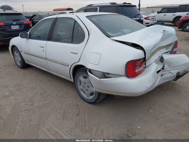 2001 NISSAN ALTIMA 1N4DL01D11C206587 Photo 2