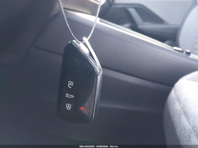 3VVCR7RM1SM027615 Volkswagen Tiguan 2.0t S