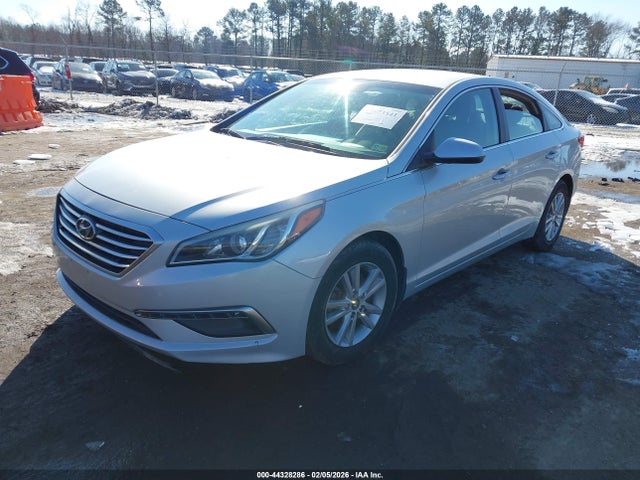 Hyundai SONATA SE 2015 5NPE24AF7FH199084 Image 2