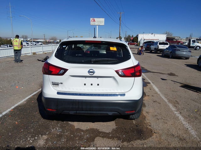 JN1BJ1CP1JW162208 Nissan Rogue Sport S