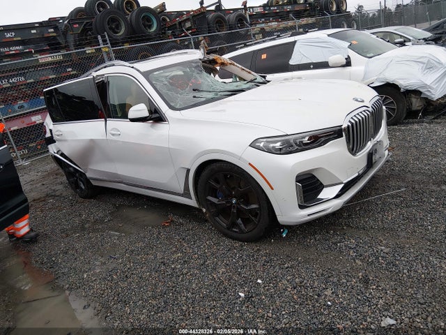 2022 BMW X7 5UXCW2C00N9K39438