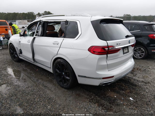 2022 BMW X7 5UXCW2C00N9K39438 Photo 2