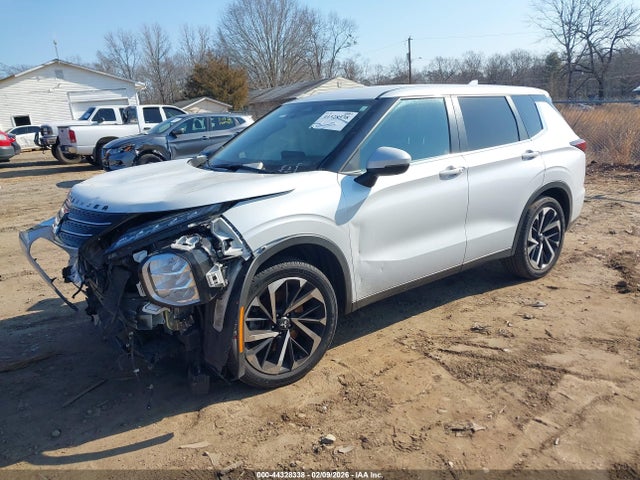 2022 MITSUBISHI OUTLANDER JA4J3UA8XNZ011303 Photo 1