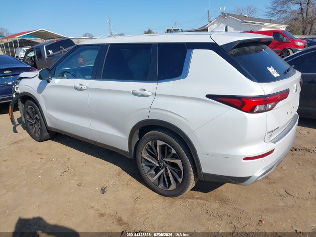 2022 MITSUBISHI OUTLANDER JA4J3UA8XNZ011303 Photo 2