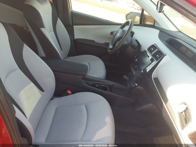 JTDKAMFU6M3147869 Toyota Prius L Eco