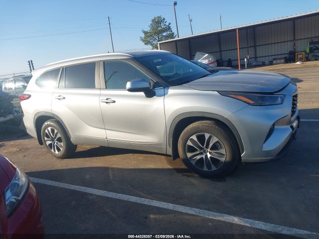 Toyota Highlander Xle 2023 5TDKDRAH3PS034186 Image 14
