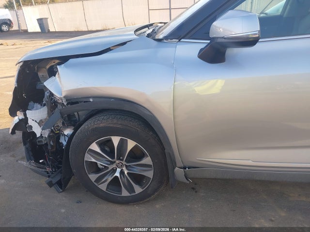 Toyota Highlander Xle 2023 5TDKDRAH3PS034186 Image 18