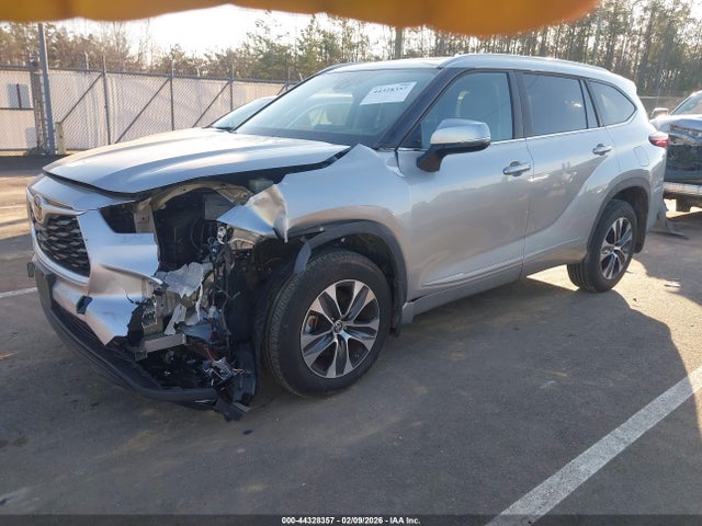 Toyota Highlander Xle 2023 5TDKDRAH3PS034186 Image 2